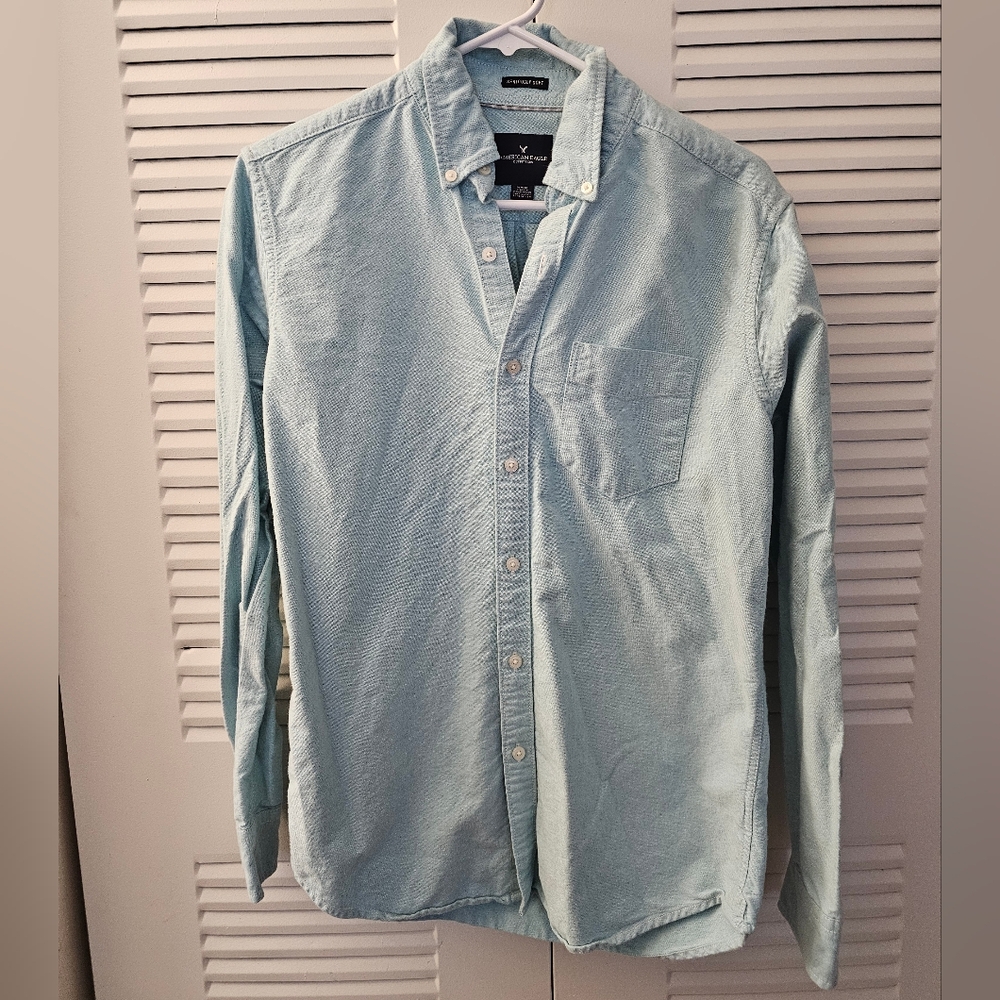 American Eagle Outfitters Sky Blue Button Down Shirt - Size Small